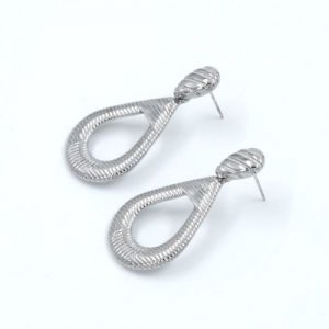 gynaikeia-skoularikia-karfota-asimi-apo-atsali-me-perla jewelry stainless steel silver earrings