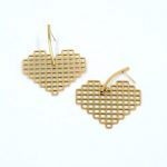 gynaikeia-skoularikia-karfota-xrysa-apo-atsali-me-sxedio-kardia heart golden earrings jewelry stainless steel