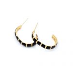 gynaikeia-skoularikia-krikoi-xrysoi-apo-atsali-me-mavro-smalto golden black jewelry stainless steel earrings